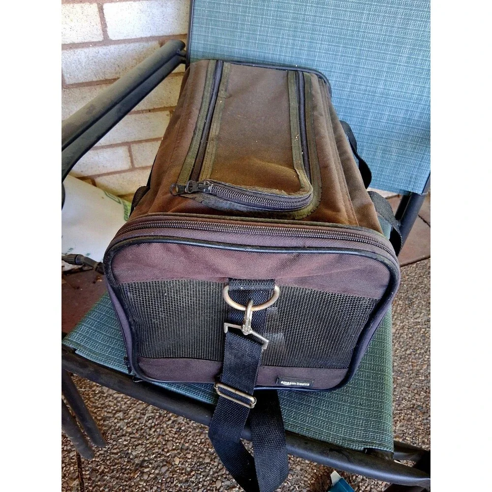 Amazon Basics Pet Carrier Duffle Bag